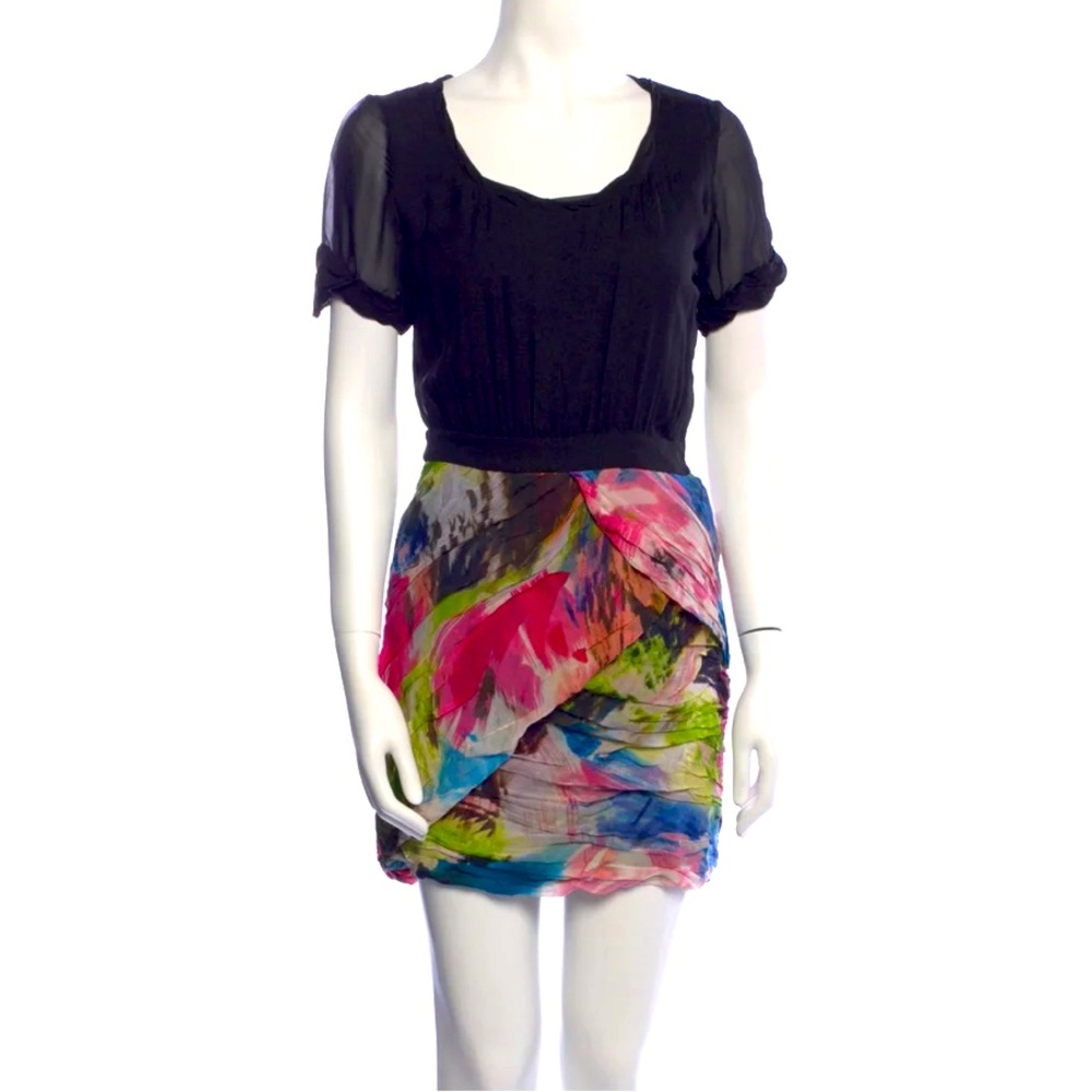 Diane von Furstenberg Silk Dress
Black/Printed size Small